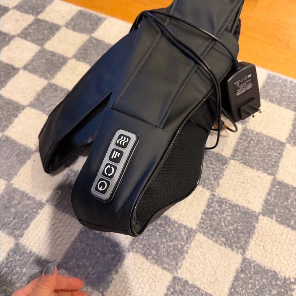 Neck massager black leather